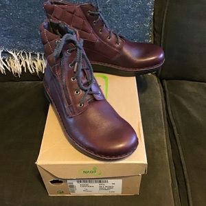 Naot Bordeaux Castera leather boot 38